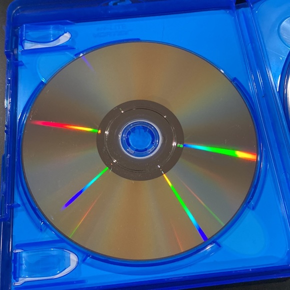 Olaf’s Frozen Adventure - Blu-ray & DVD Combo Set - Picture 4 of 5